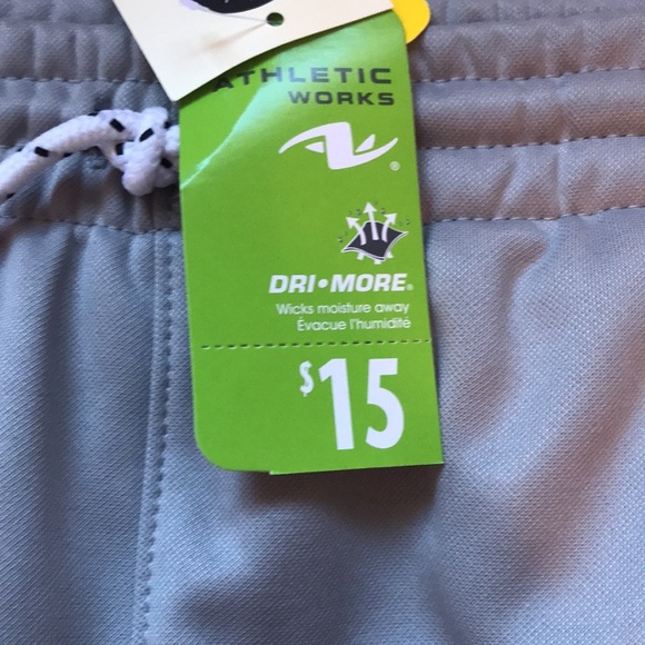 ⭐️NWT Athletic Wear Gray Boys Zip Pocket jogger pants⭐️ - Picture 3 of 3